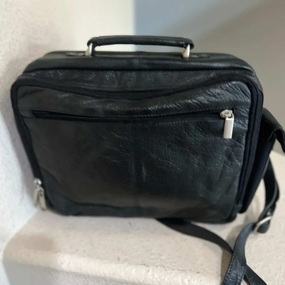 Wilsons Leather compact black